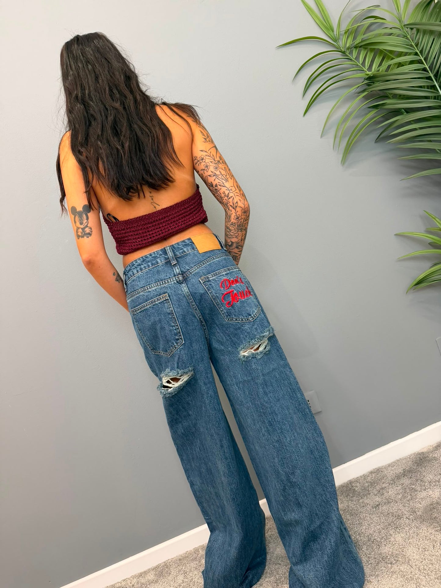 Jeans don’t touch