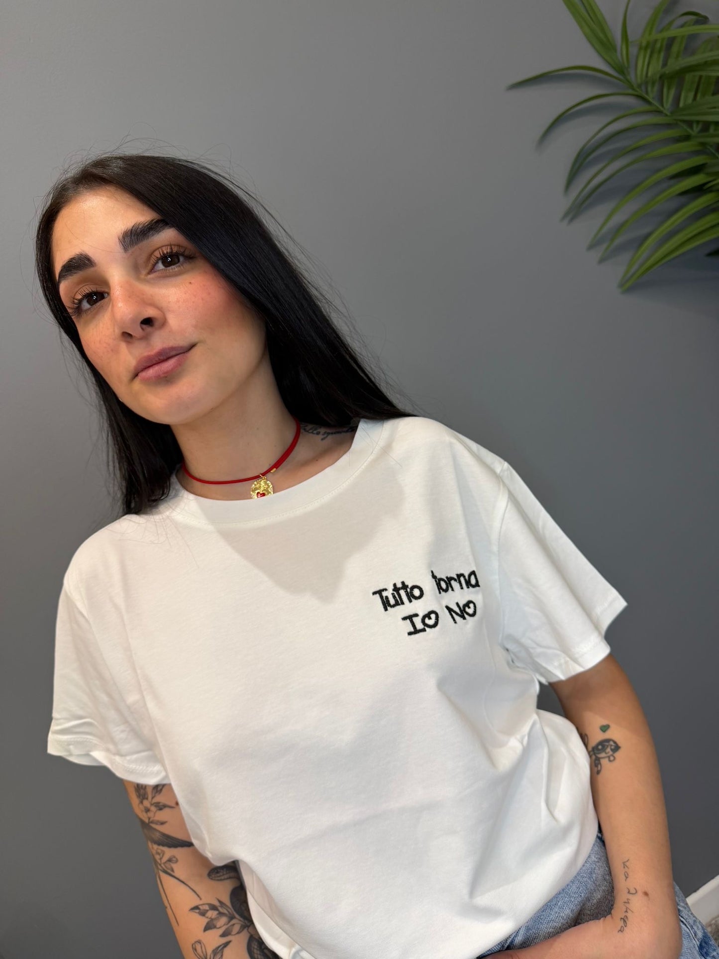 T-shirt scritta marrone